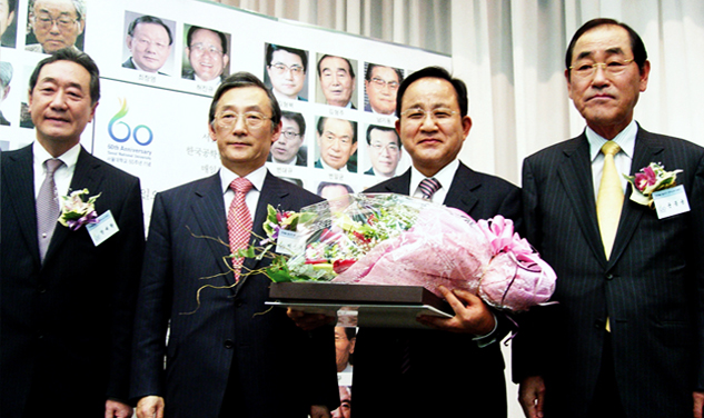 허진규 회장, '한국을 일으킨 엔지니어 60인'에 선정