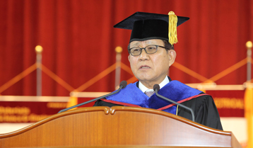 POSTECH, 허진규 일진그룹 회장에 명예 공학박사 학위 수여